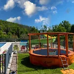 Mobilhome Semicouvert Noisetier 6 P Tatil Evi Saint-Martial-de-Nabirat