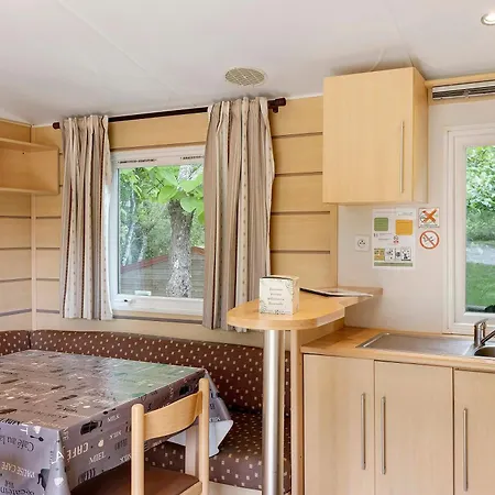 Ferienhaus Mobilhome Semicouvert Noisetier 6 P Saint-Martial-de-Nabirat